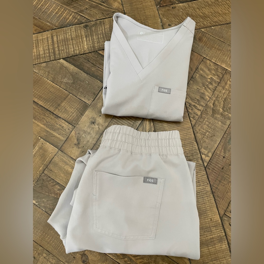 Khaki Figs scrub set